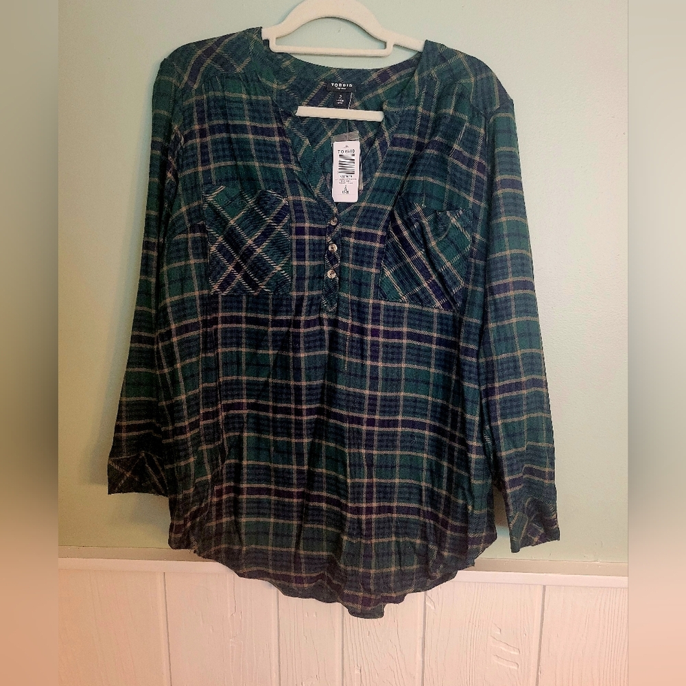 torrid Green Navy Plaid Button Henley Top - NWT